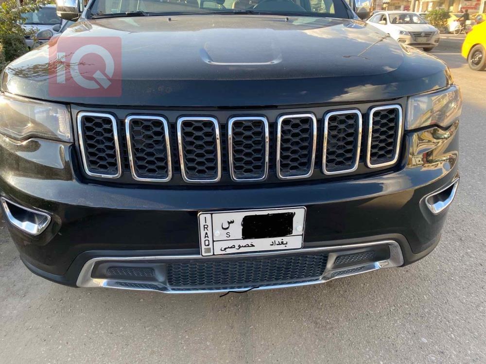 جیپ گراند شیرۆکی